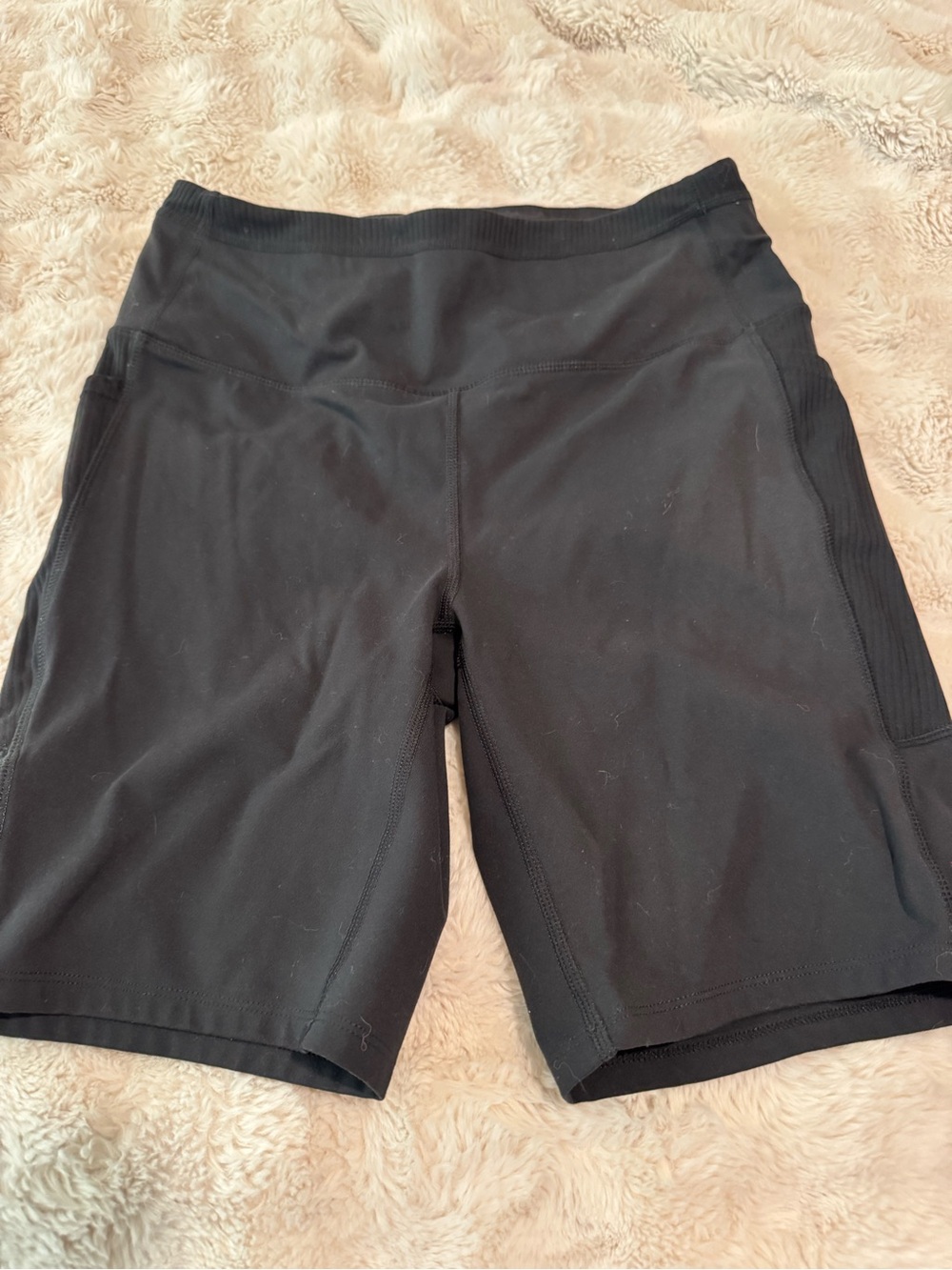 Mondetta Black Mid-Length Bike Shorts with Side Pockets
